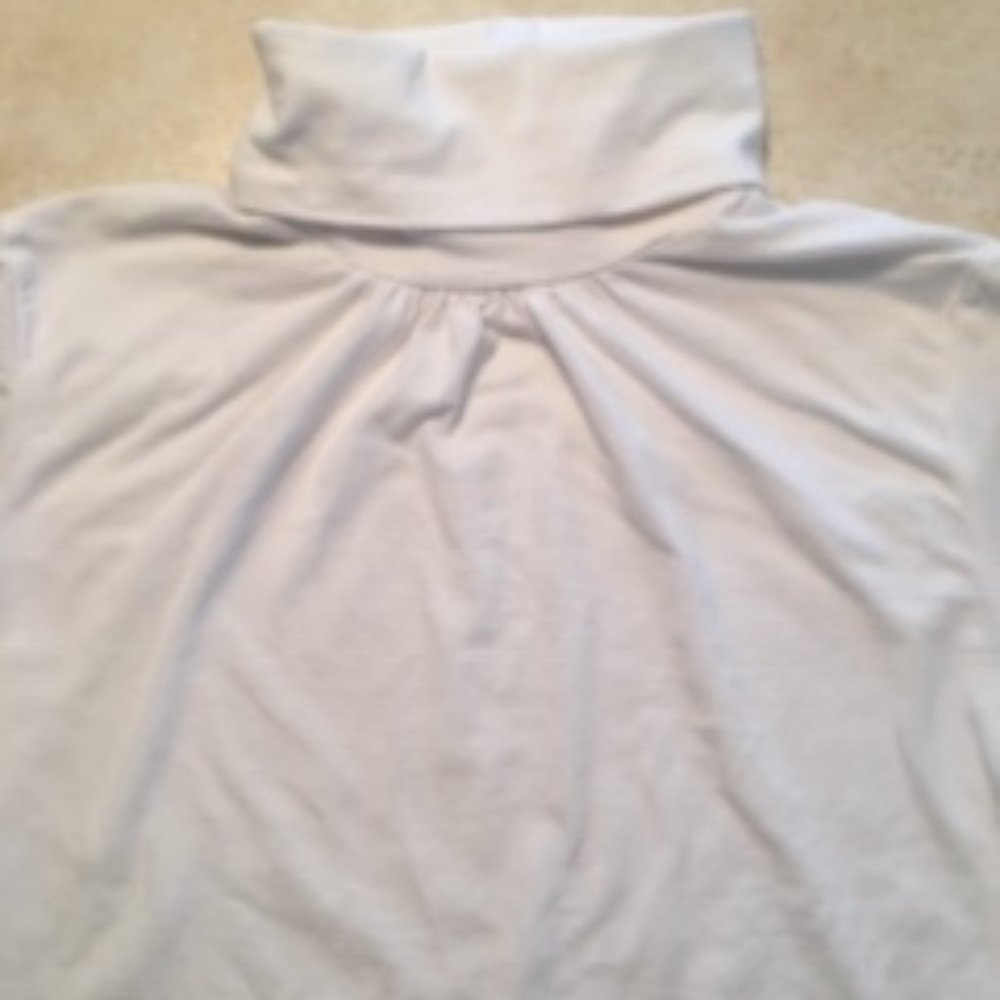 Women's Lands-End light-weight turtleneck top - S